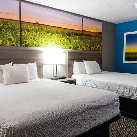 Days Inn By Wyndham N.W. Medical Center San Antonio Exterior photo